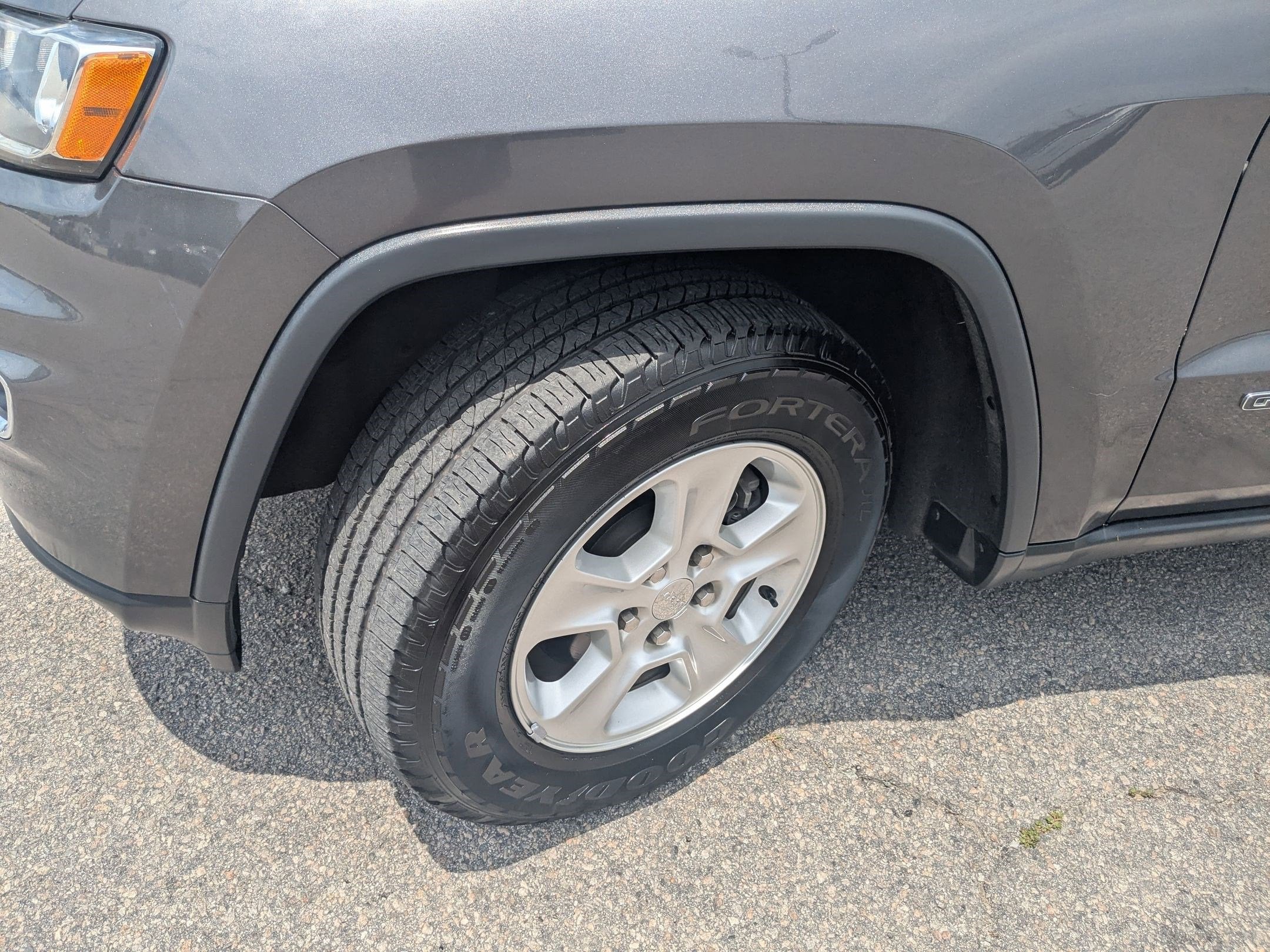 2017 Jeep Grand Cherokee Laredo 4x2