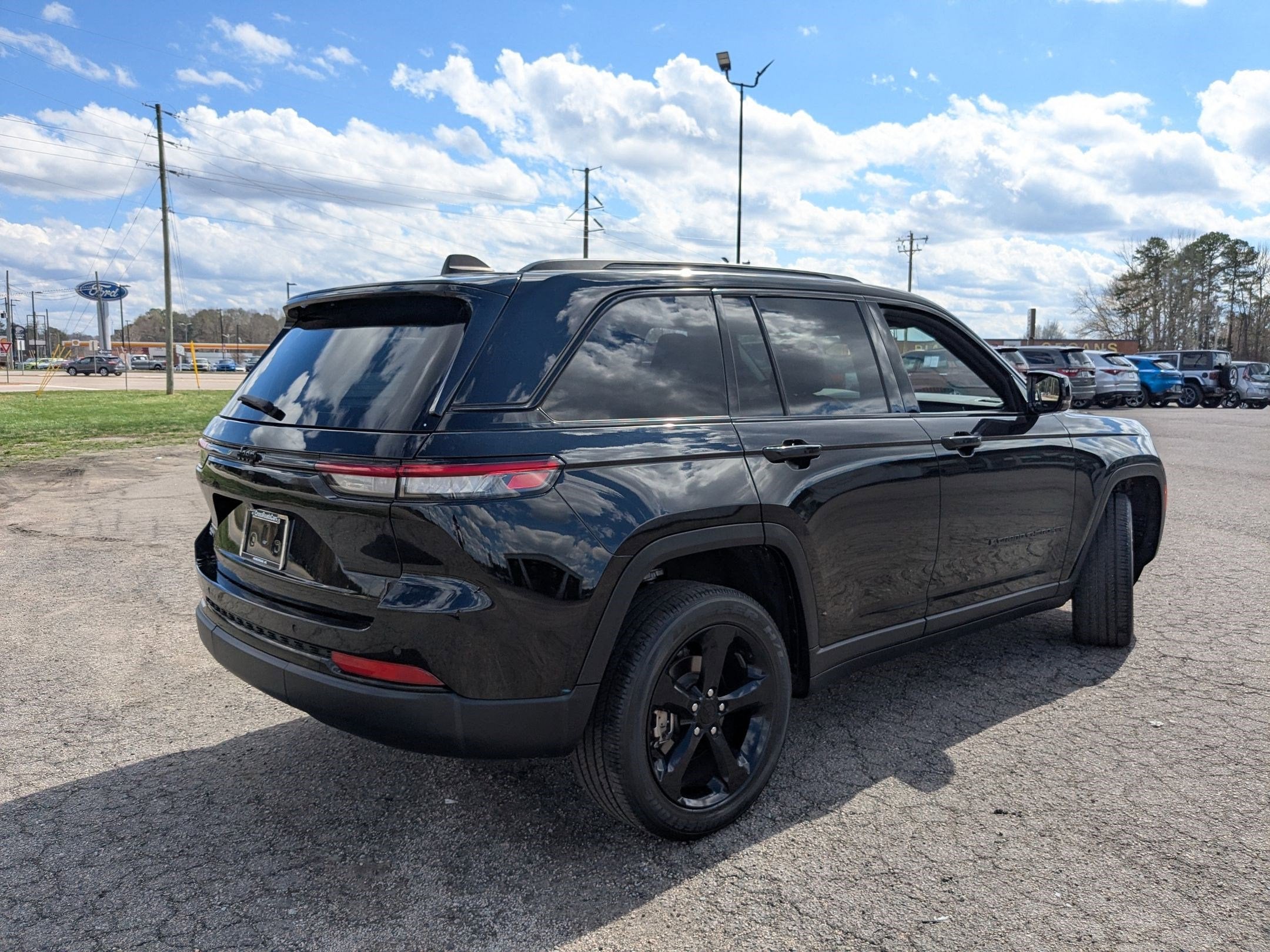 2023 Jeep Grand Cherokee Altitude 4x2