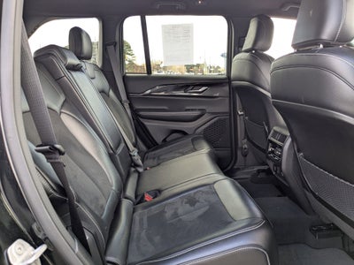 2023 Jeep Grand Cherokee Altitude 4x2