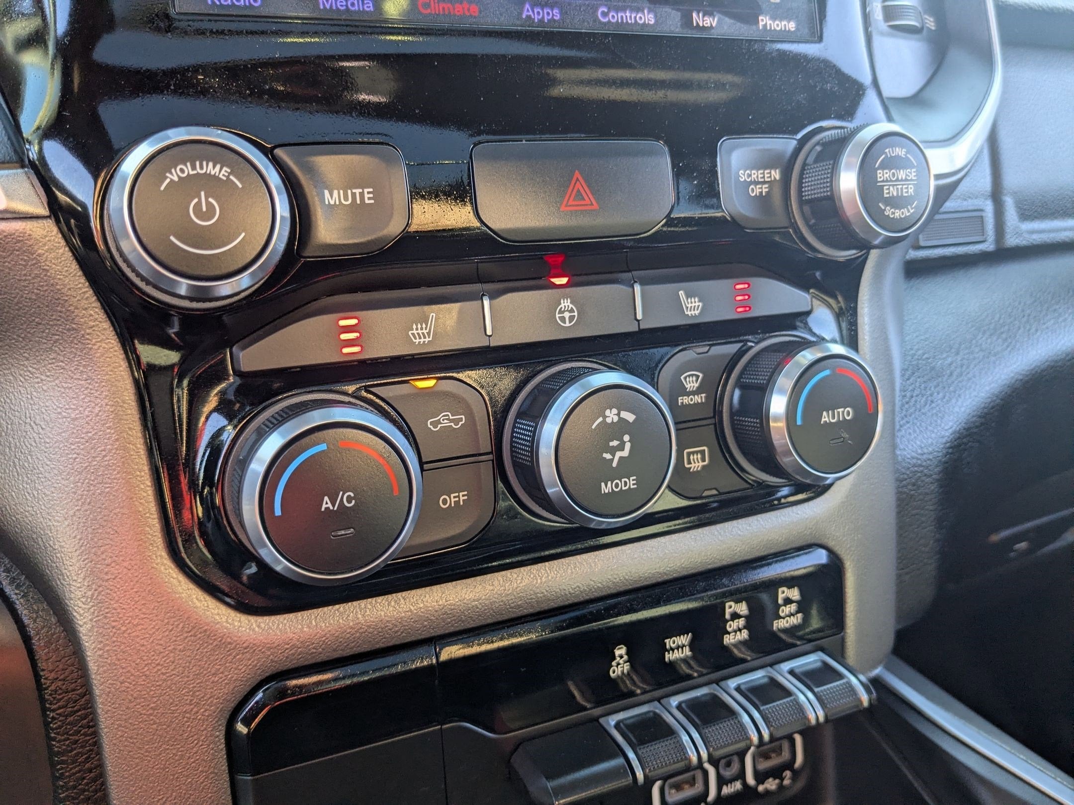 2019 RAM 1500 Big Horn/Lone Star Crew Cab 4x4 5'7' Box