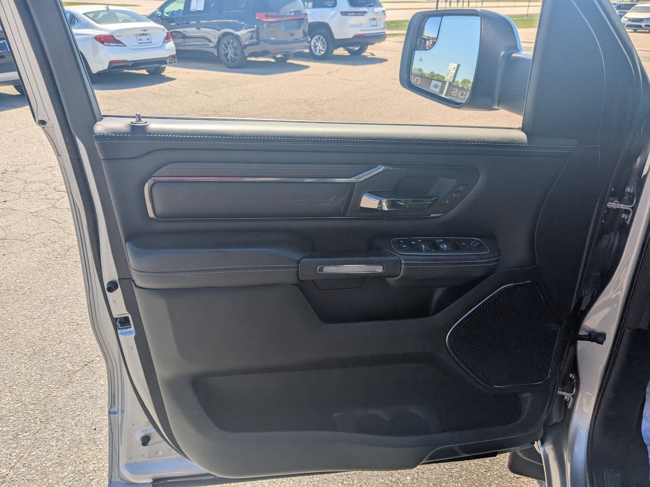 2022 RAM 1500 Limited Crew Cab 4x4 5'7' Box