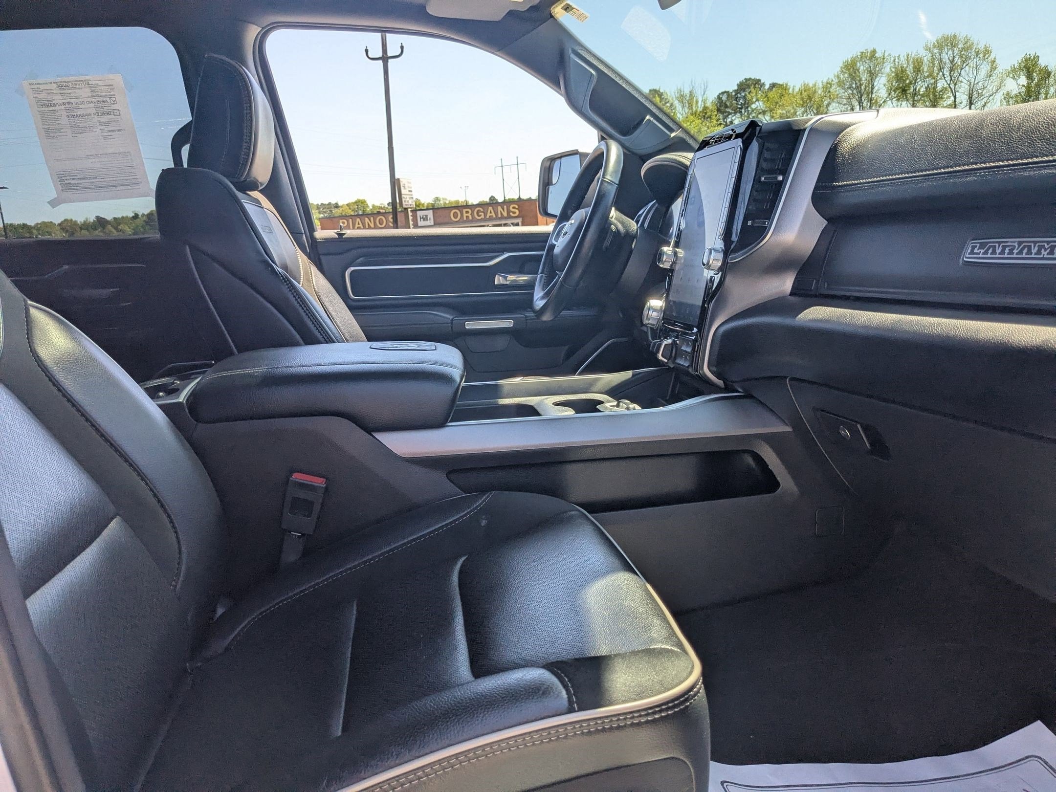 2023 RAM 1500 Laramie Crew Cab 4x4 5'7' Box