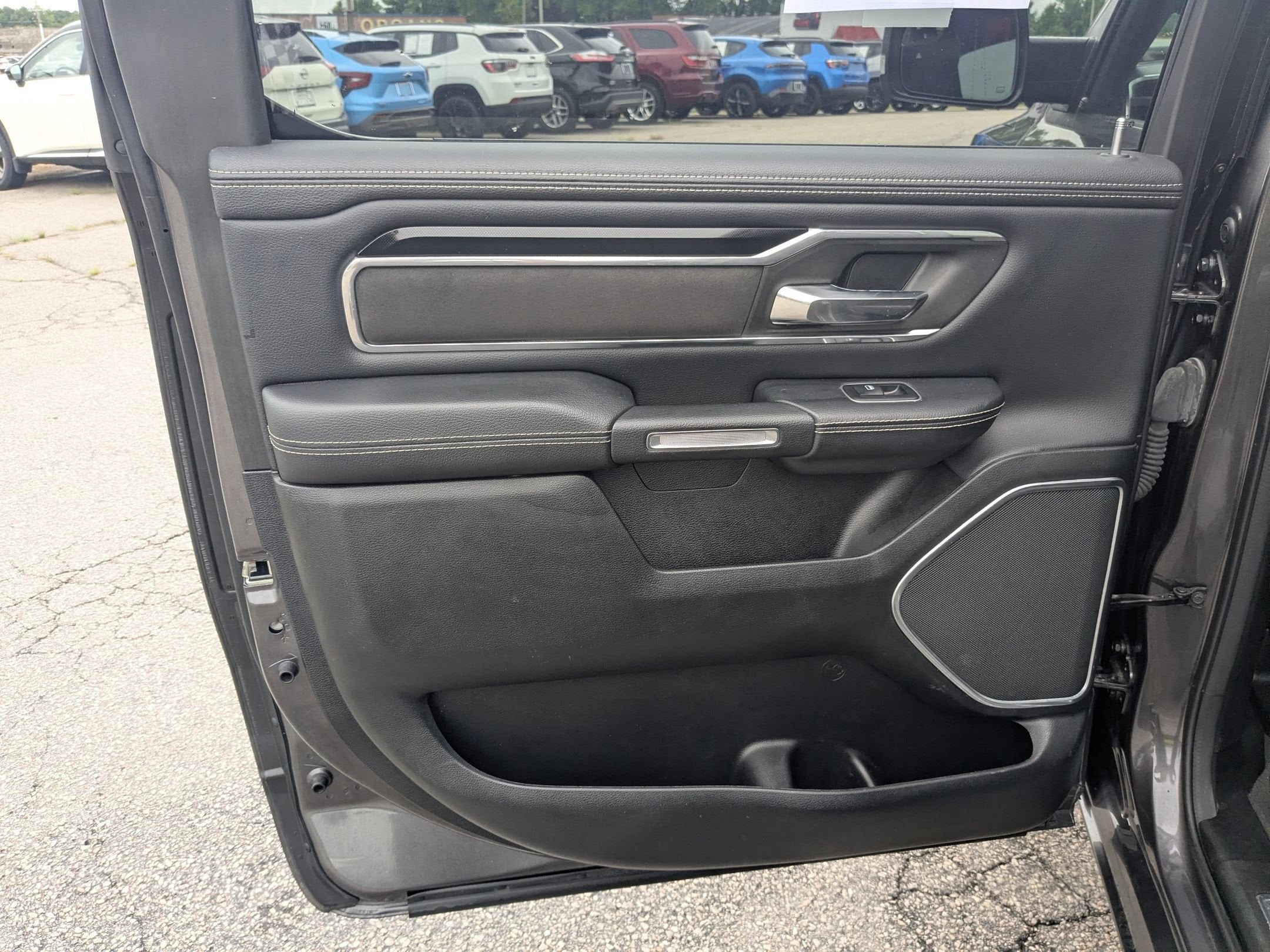 2022 RAM 1500 Laramie Crew Cab 4x4 5'7' Box