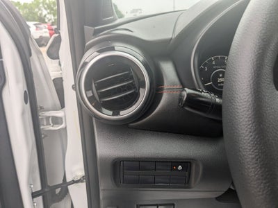 2024 Nissan Kicks SR Xtronic CVT
