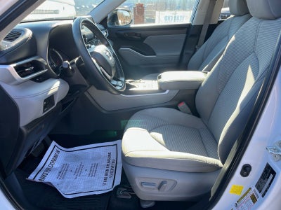 2022 Toyota Highlander LE