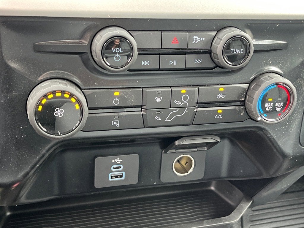 2025 Ford Super Duty F-600 DRW XL