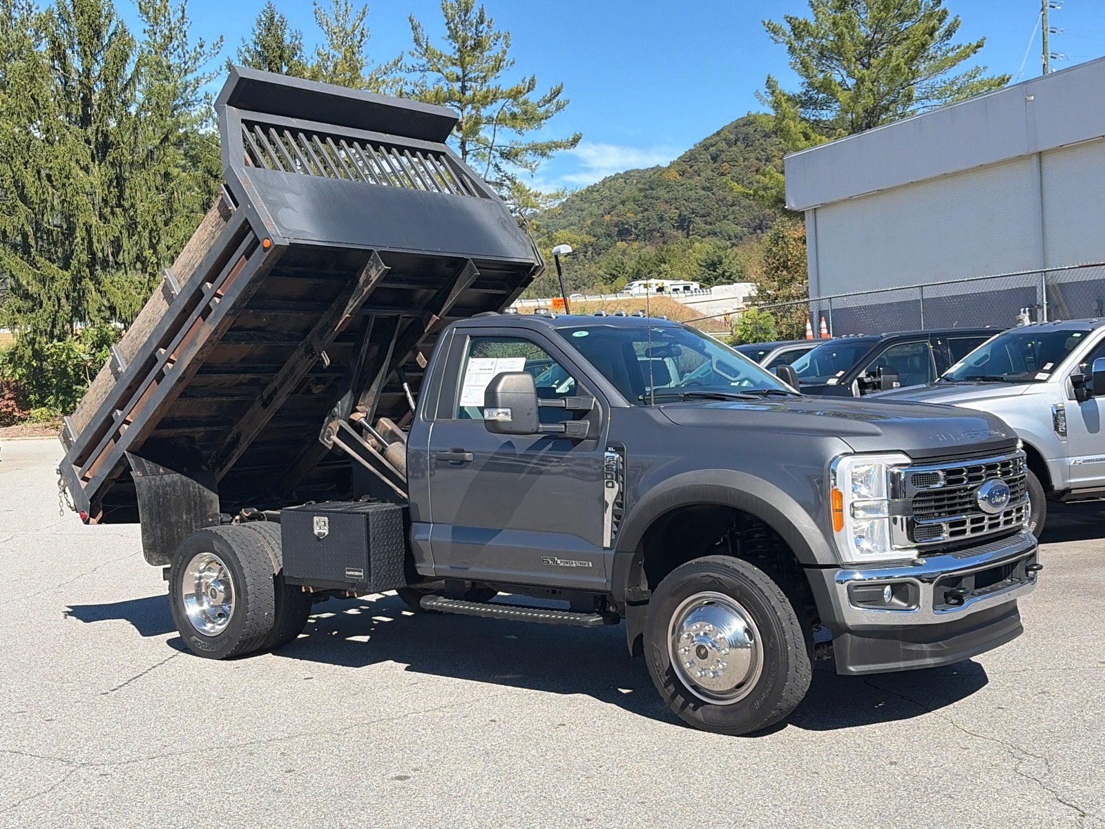 2023 Ford F-600 Super Duty Chassis Cab