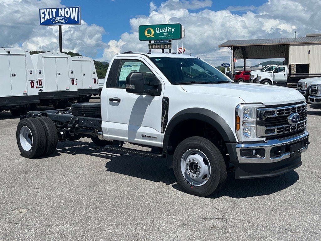 2025 Ford Super Duty F-600 DRW XL