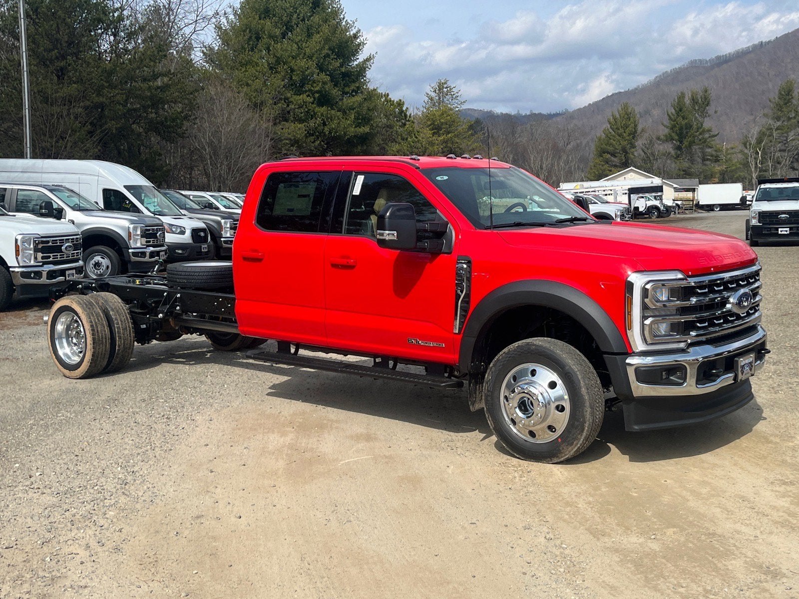 2026 Ford Super Duty F-550 DRW Lariat DRW