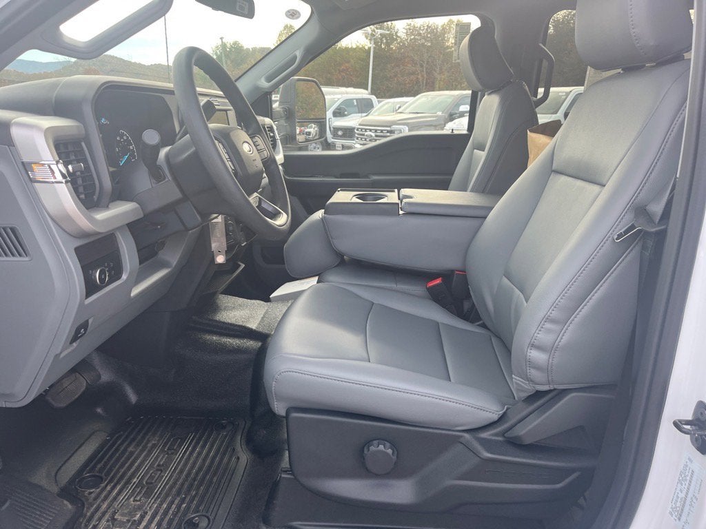 2026 Ford Super Duty F-550 DRW XL DRW