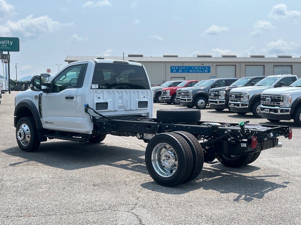 2025 Ford Super Duty F-550 DRW XLT DRW