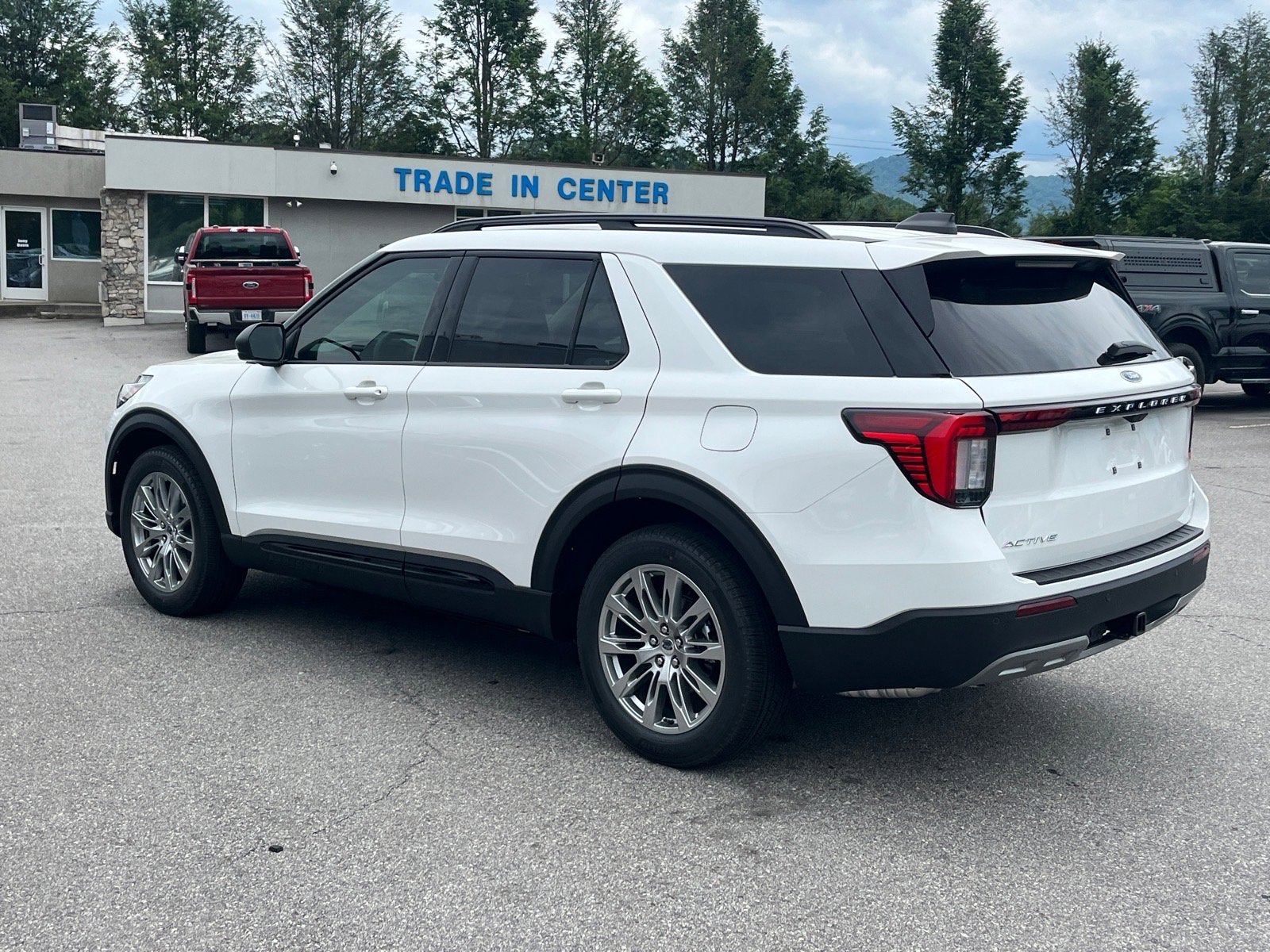 2026 Ford Explorer Active w/200A Pkg