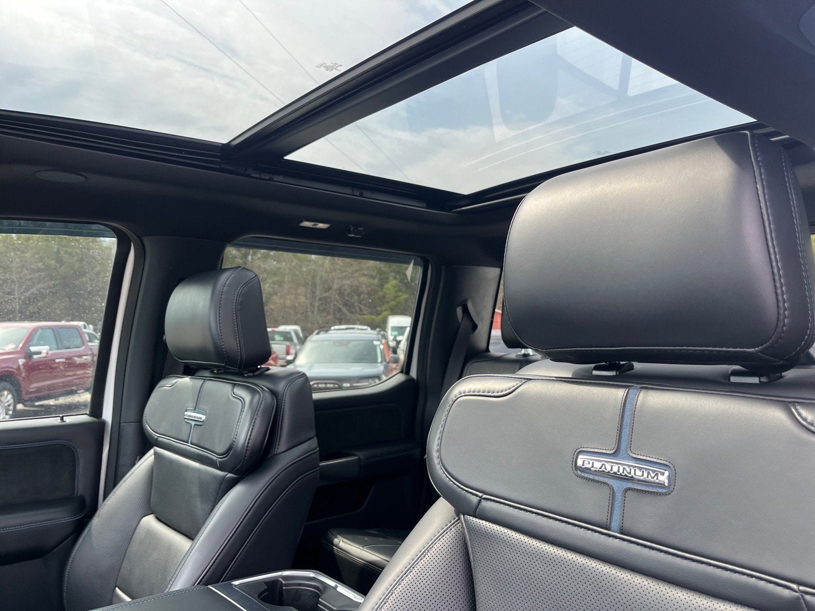 2025 Ford Super Duty F-350 DRW Platinum