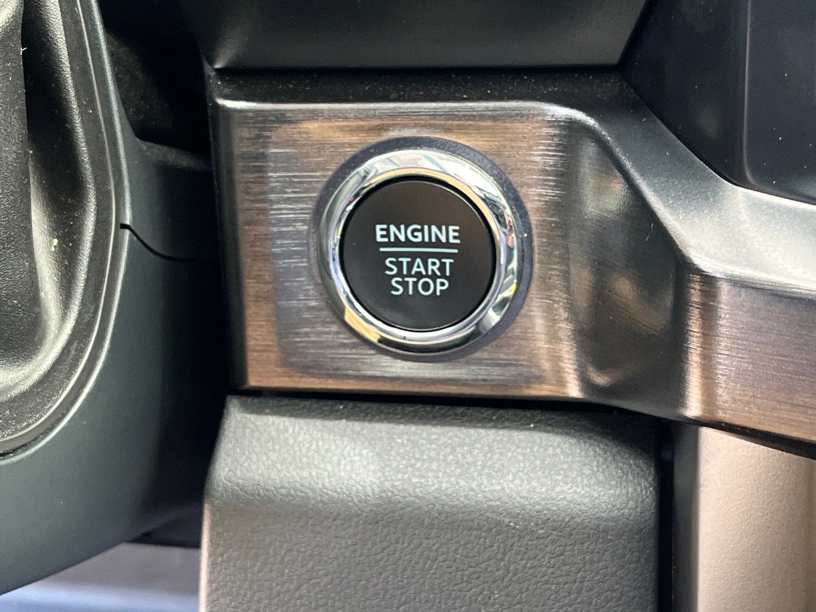 2023 Ford Super Duty F-450 DRW LARIAT