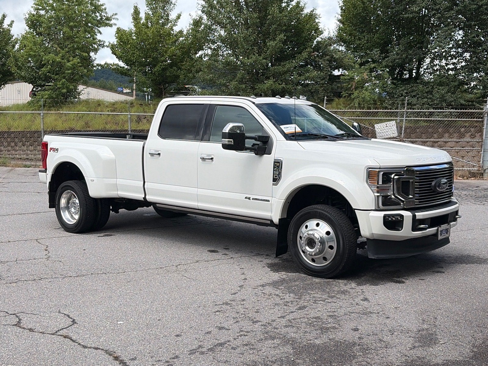 2022 Ford Super Duty F-450 DRW Platinum
