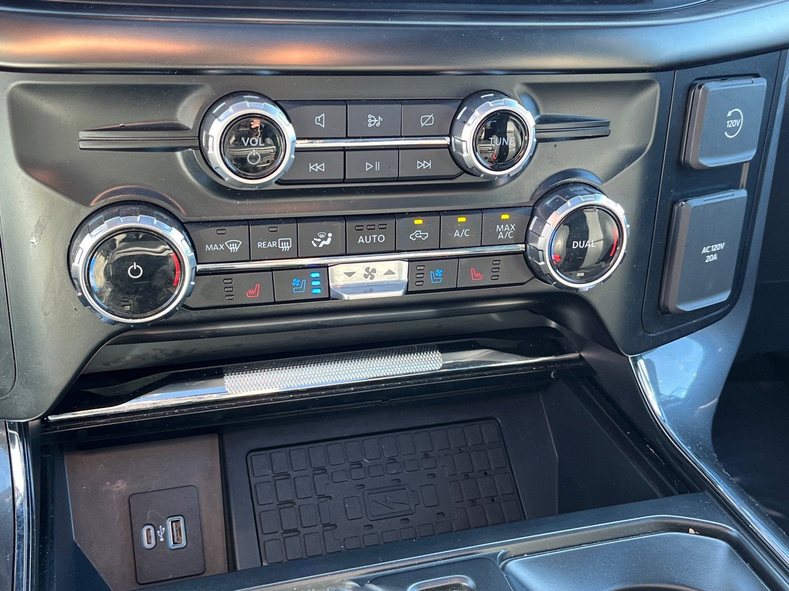 2023 Ford F-150 LARIAT