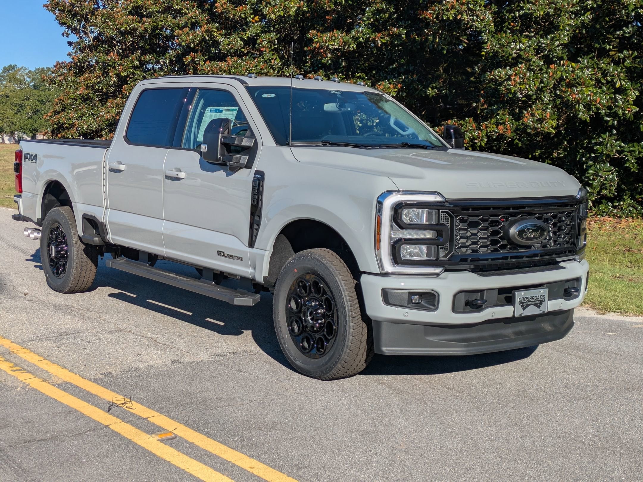 2025 Ford Super Duty F-350 SRW F-350® Lariat®