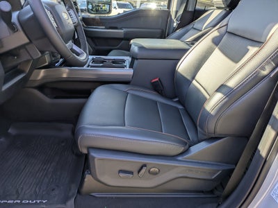 2025 Ford Super Duty F-350 SRW F-350® Lariat®