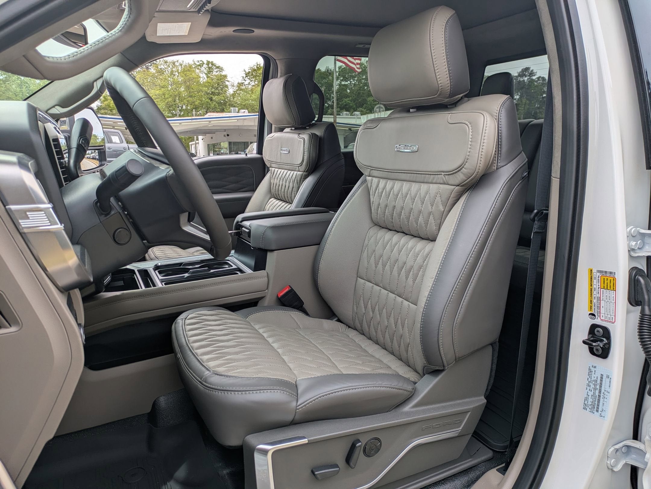 2026 Ford Super Duty F-350 DRW Platinum