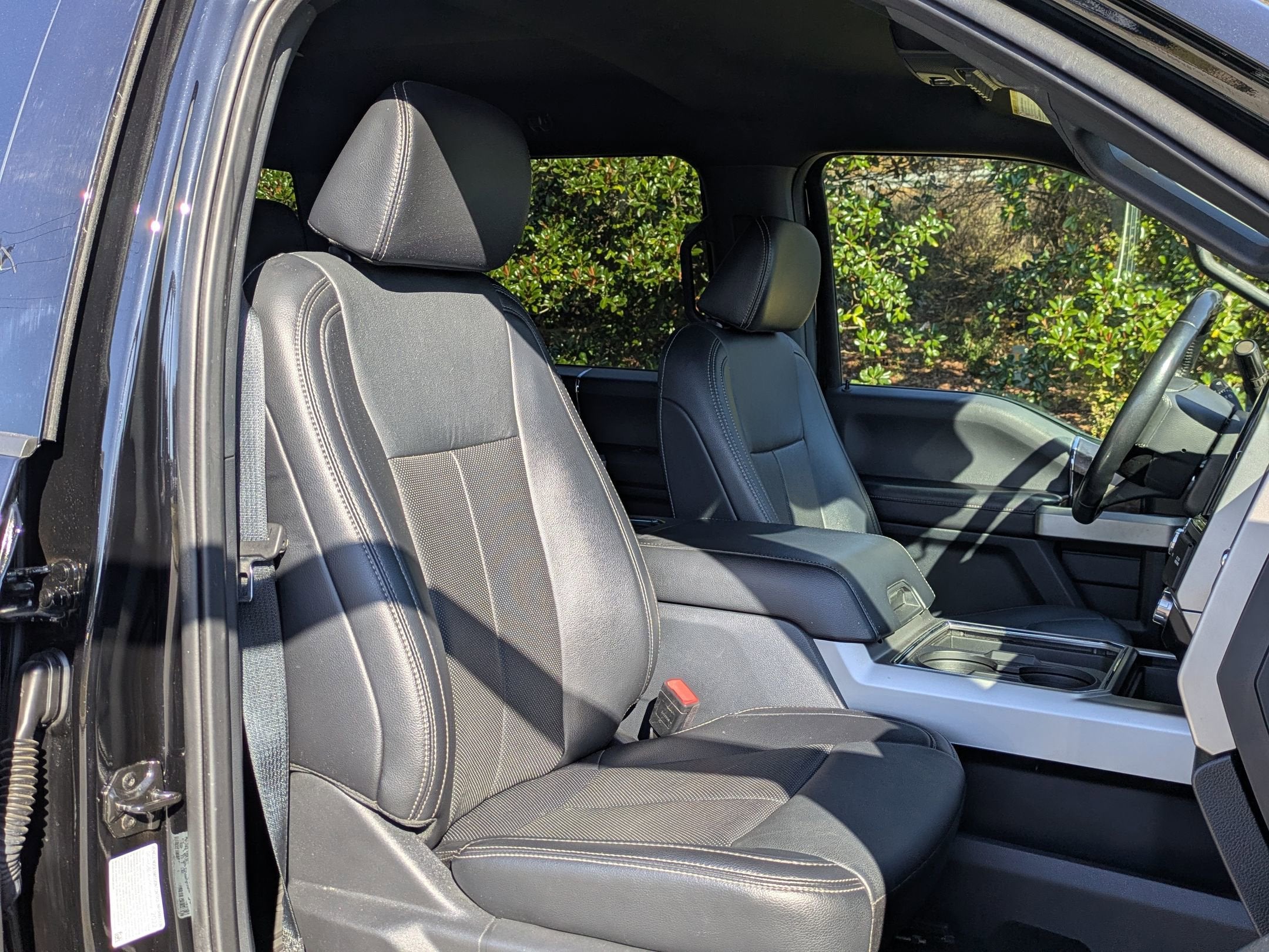 2022 Ford Super Duty F-350 DRW LARIAT