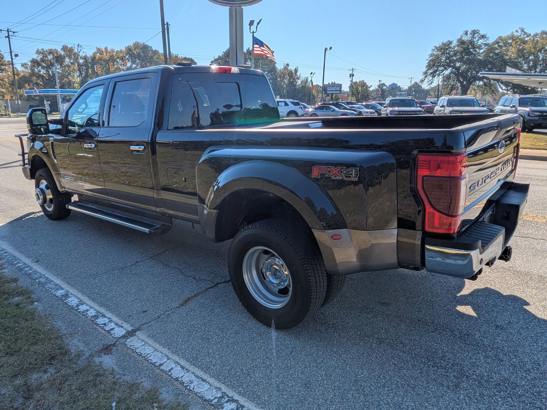 2022 Ford Super Duty F-350 DRW LARIAT
