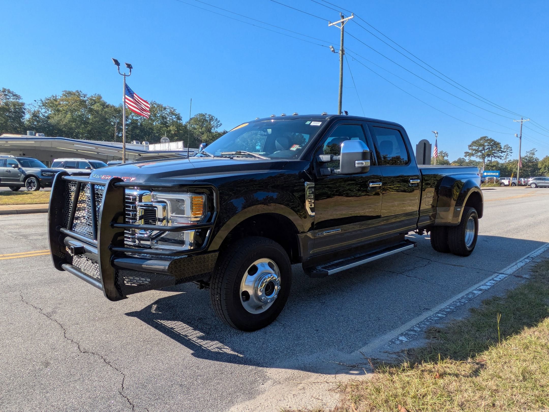 2022 Ford Super Duty F-350 DRW LARIAT