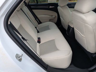 2023 Chrysler 300 Touring