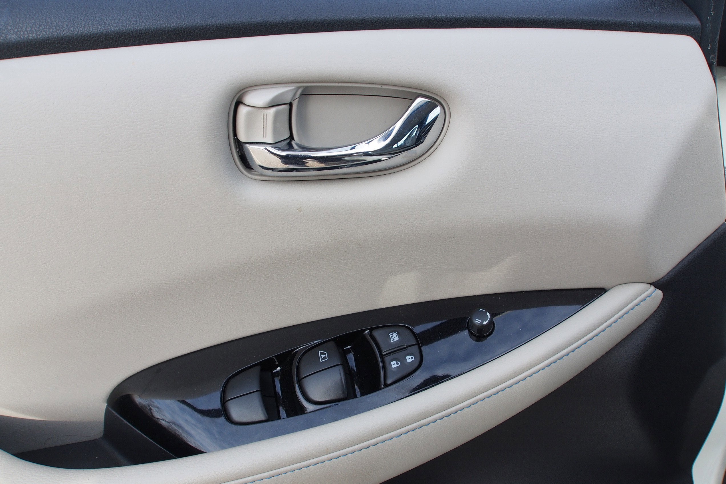 2020 Nissan LEAF SL PLUS