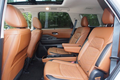 2024 Nissan Pathfinder Platinum