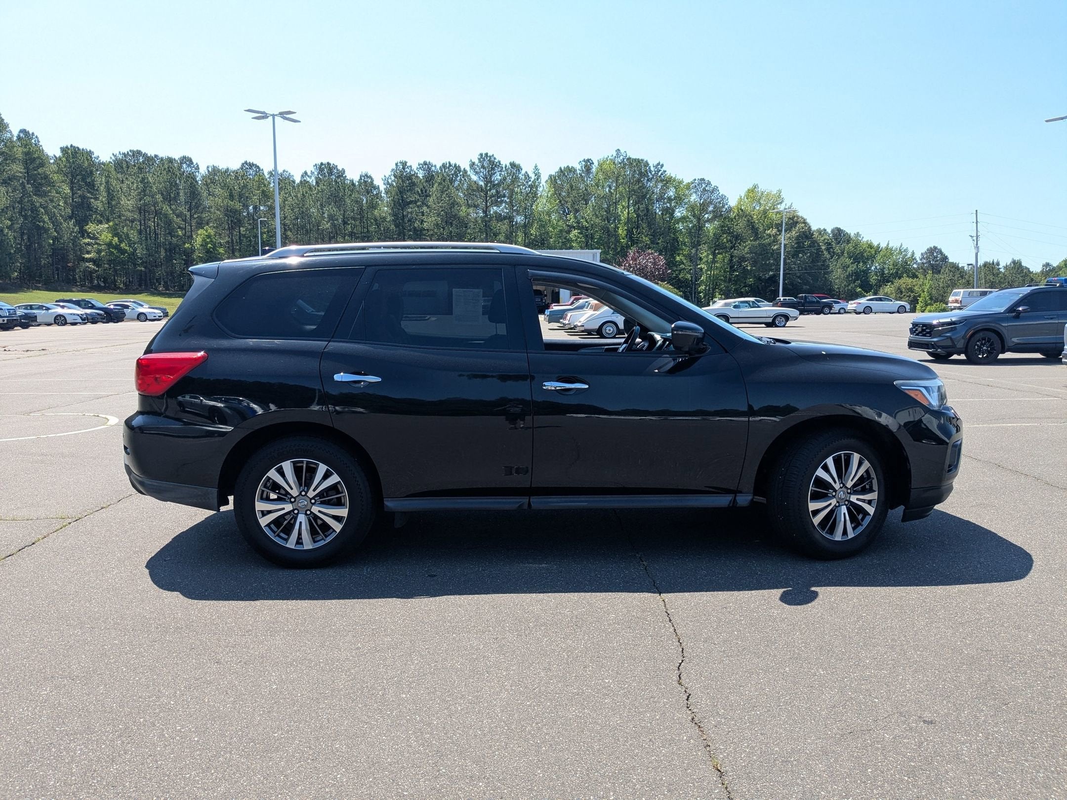2019 Nissan Pathfinder SL