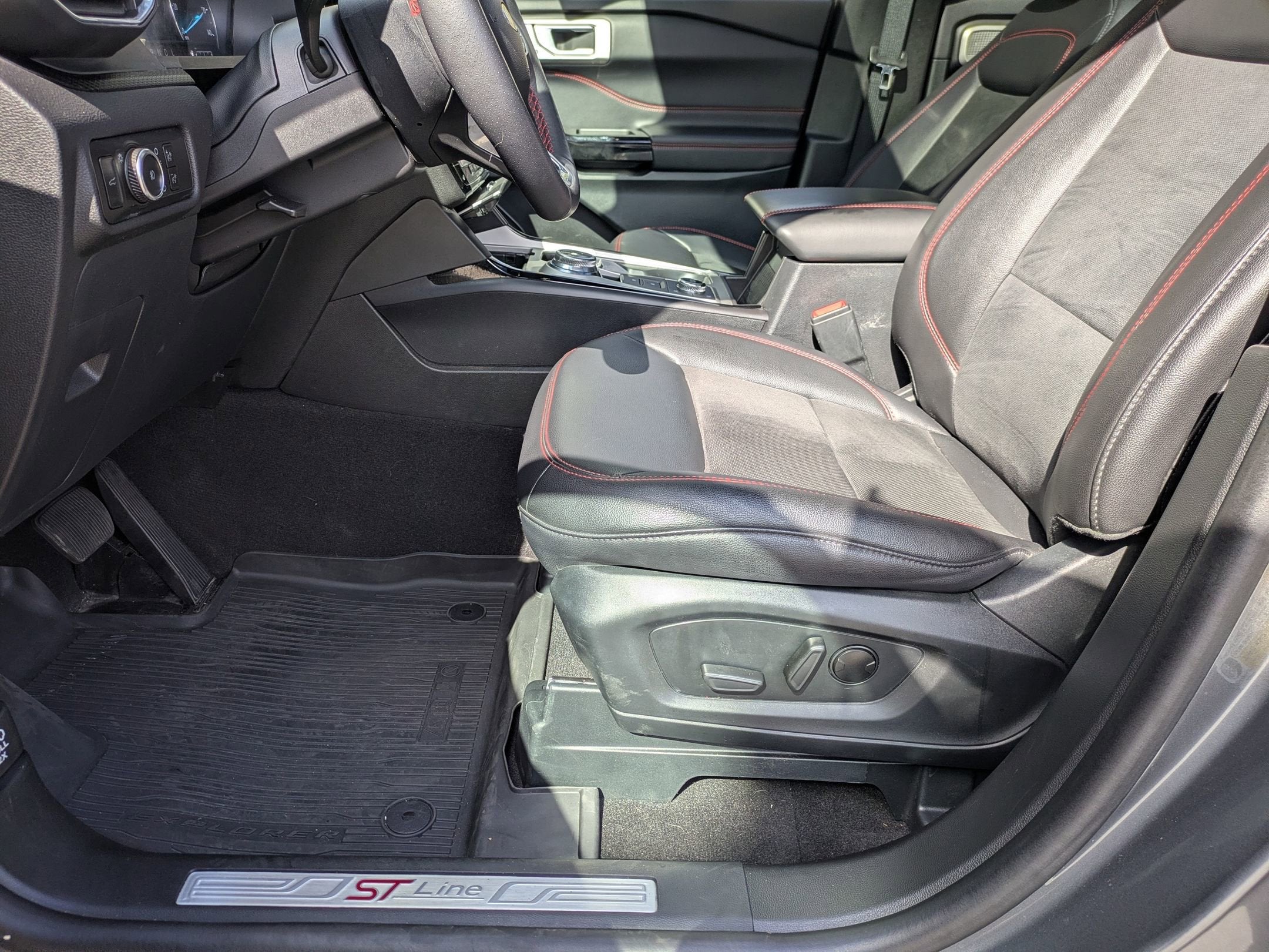 2024 Ford Explorer ST-Line