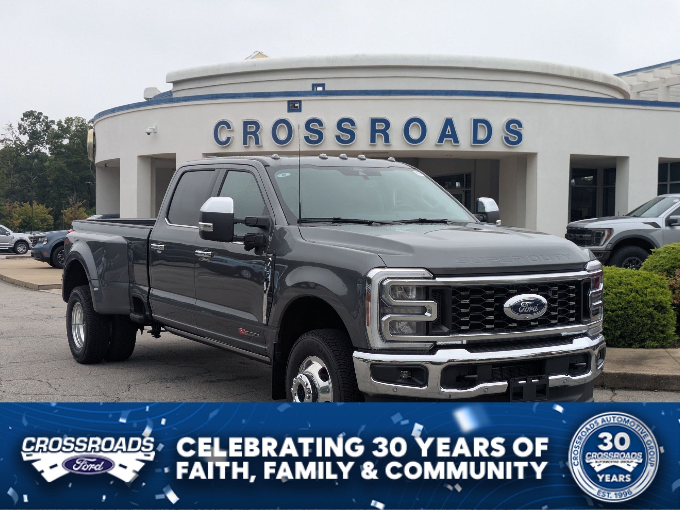 2026 Ford Super Duty F-350 DRW LARIAT