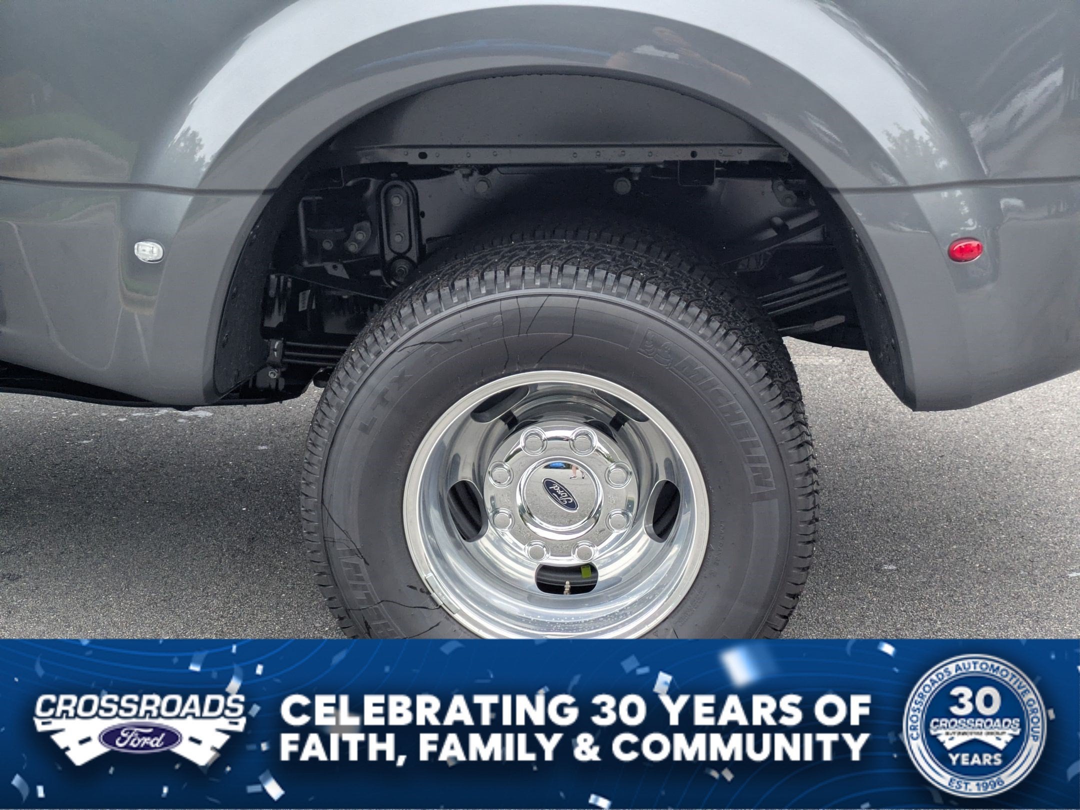 2026 Ford Super Duty F-350 DRW LARIAT