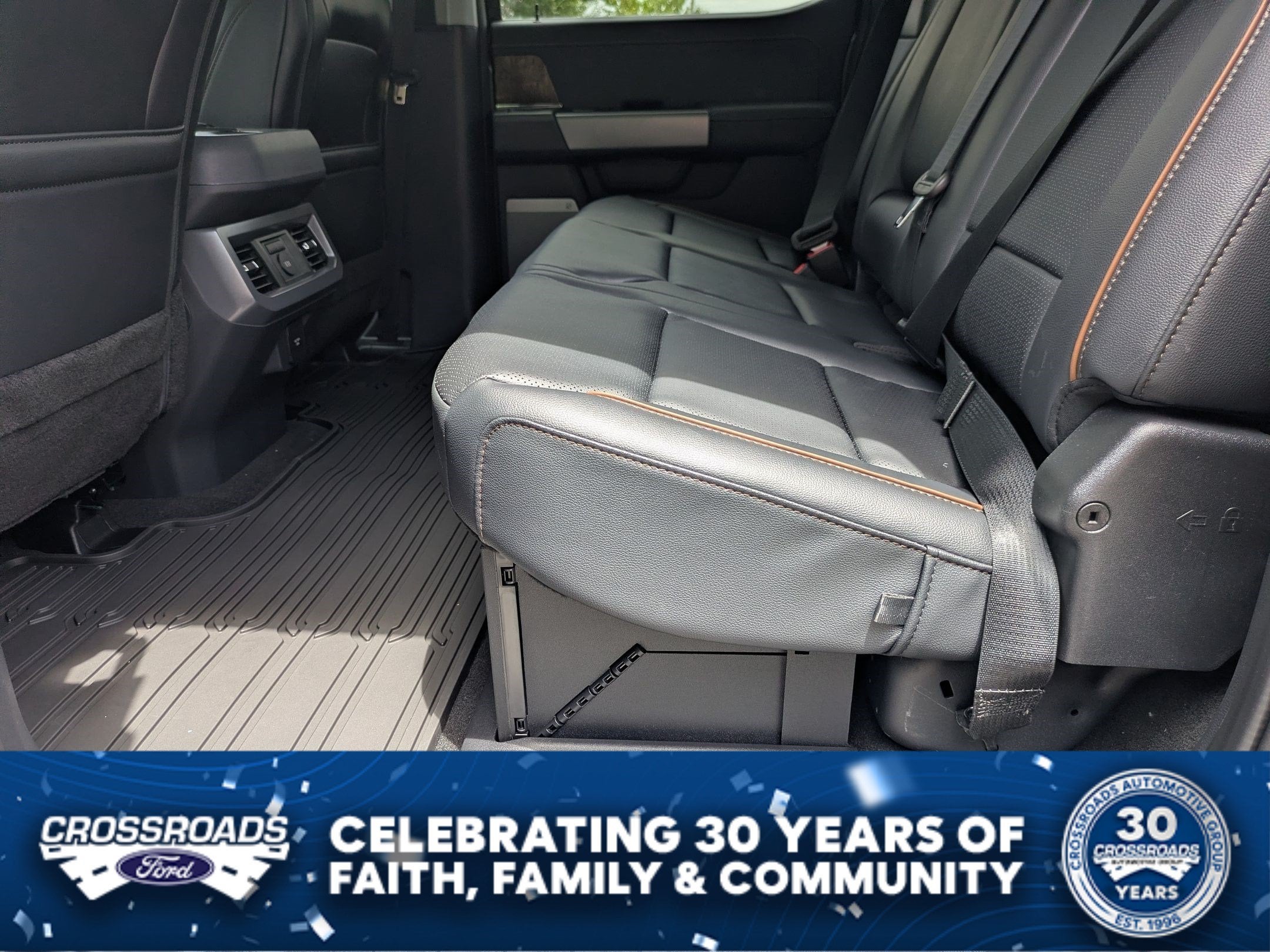 2026 Ford Super Duty F-350 DRW LARIAT
