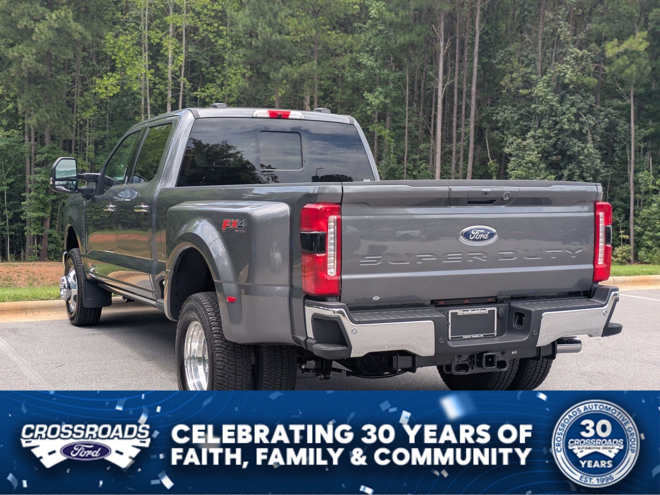 2026 Ford Super Duty F-350 DRW LARIAT
