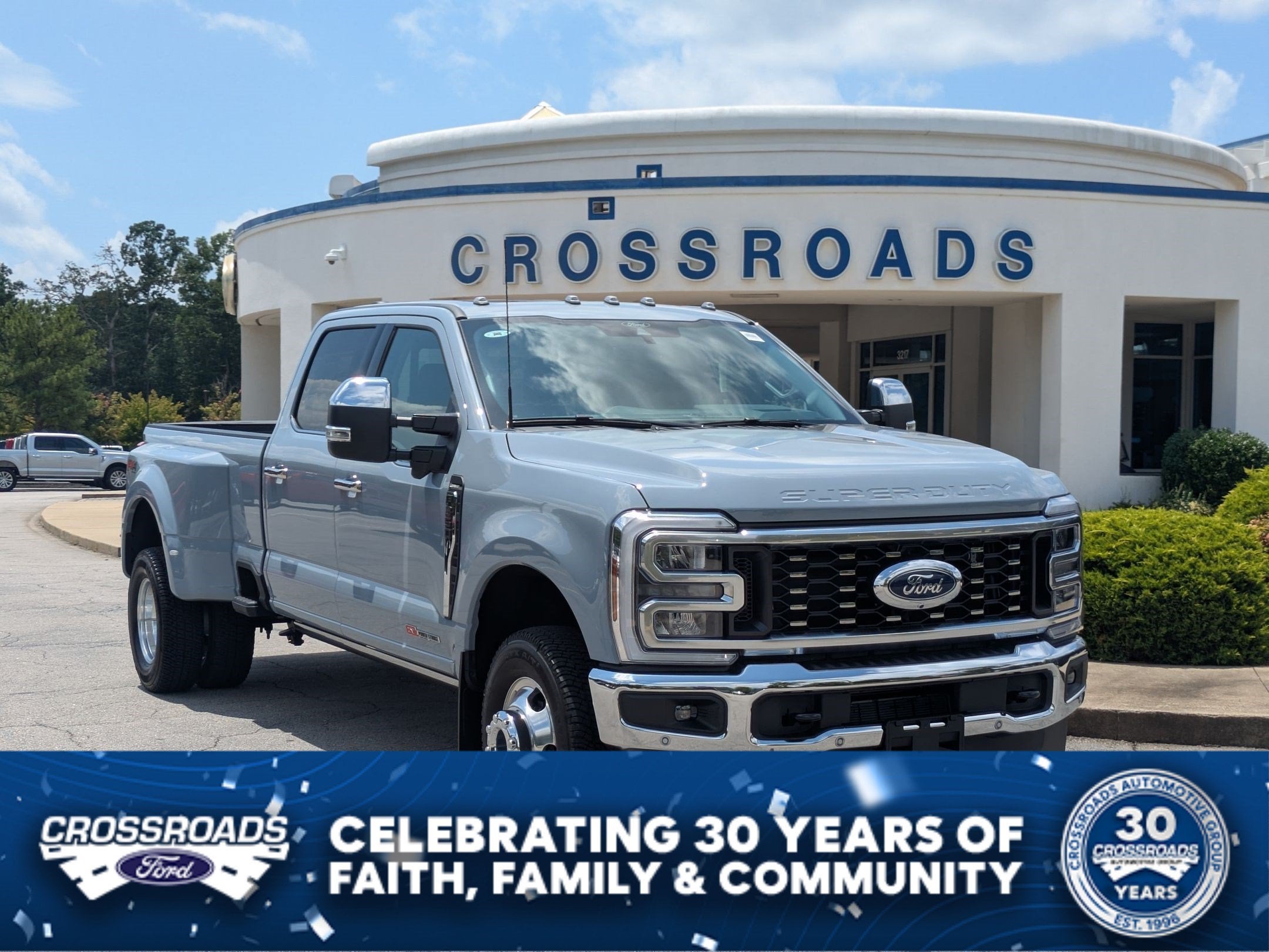2026 Ford Super Duty F-350 DRW LARIAT