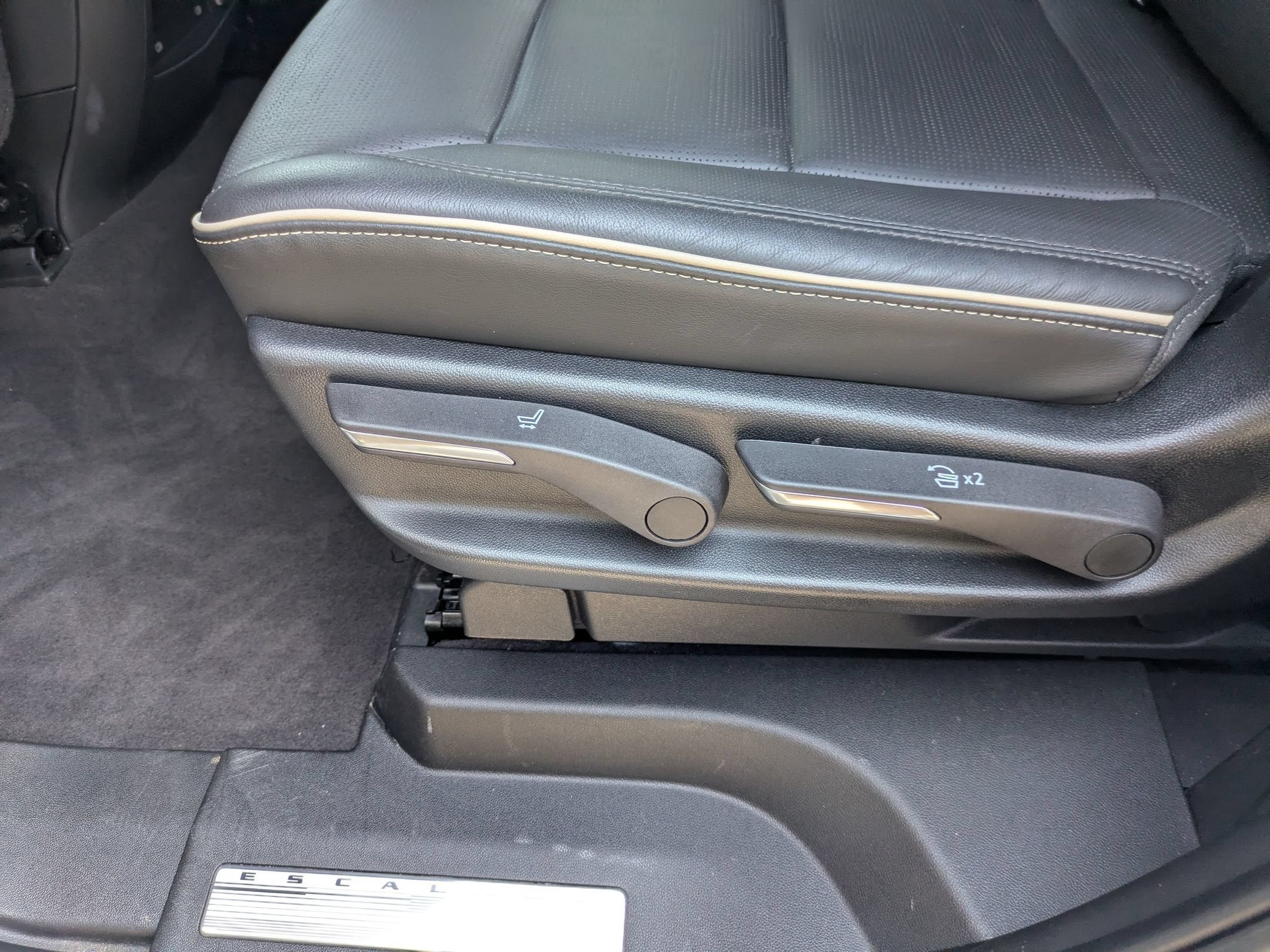 2023 Cadillac Escalade 4WD Premium Luxury