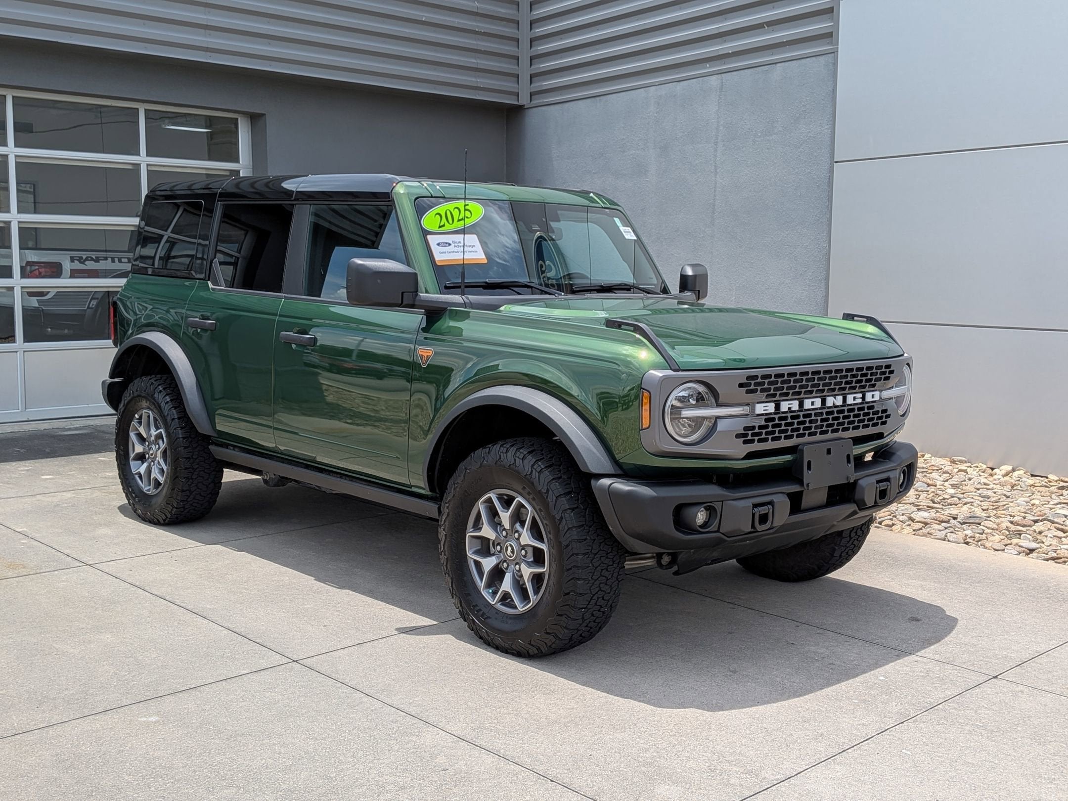 2025 Ford Bronco's photo