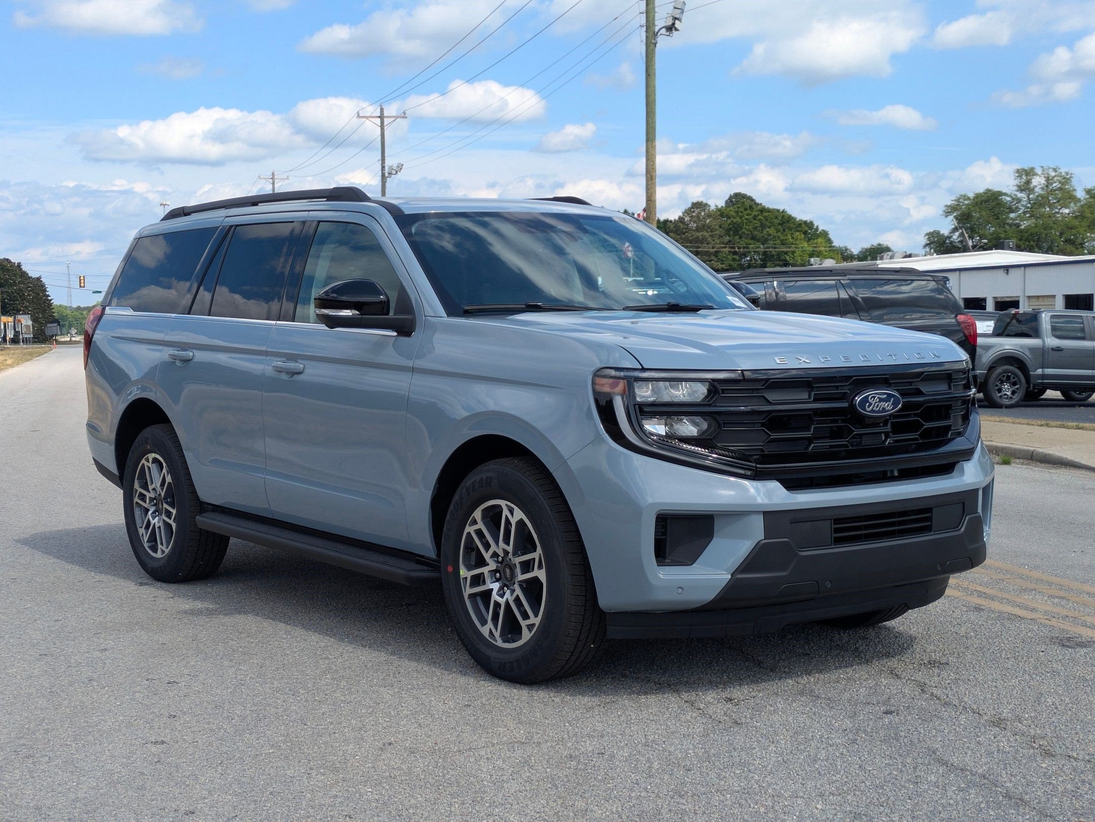 2026 Ford Expedition Active's photo