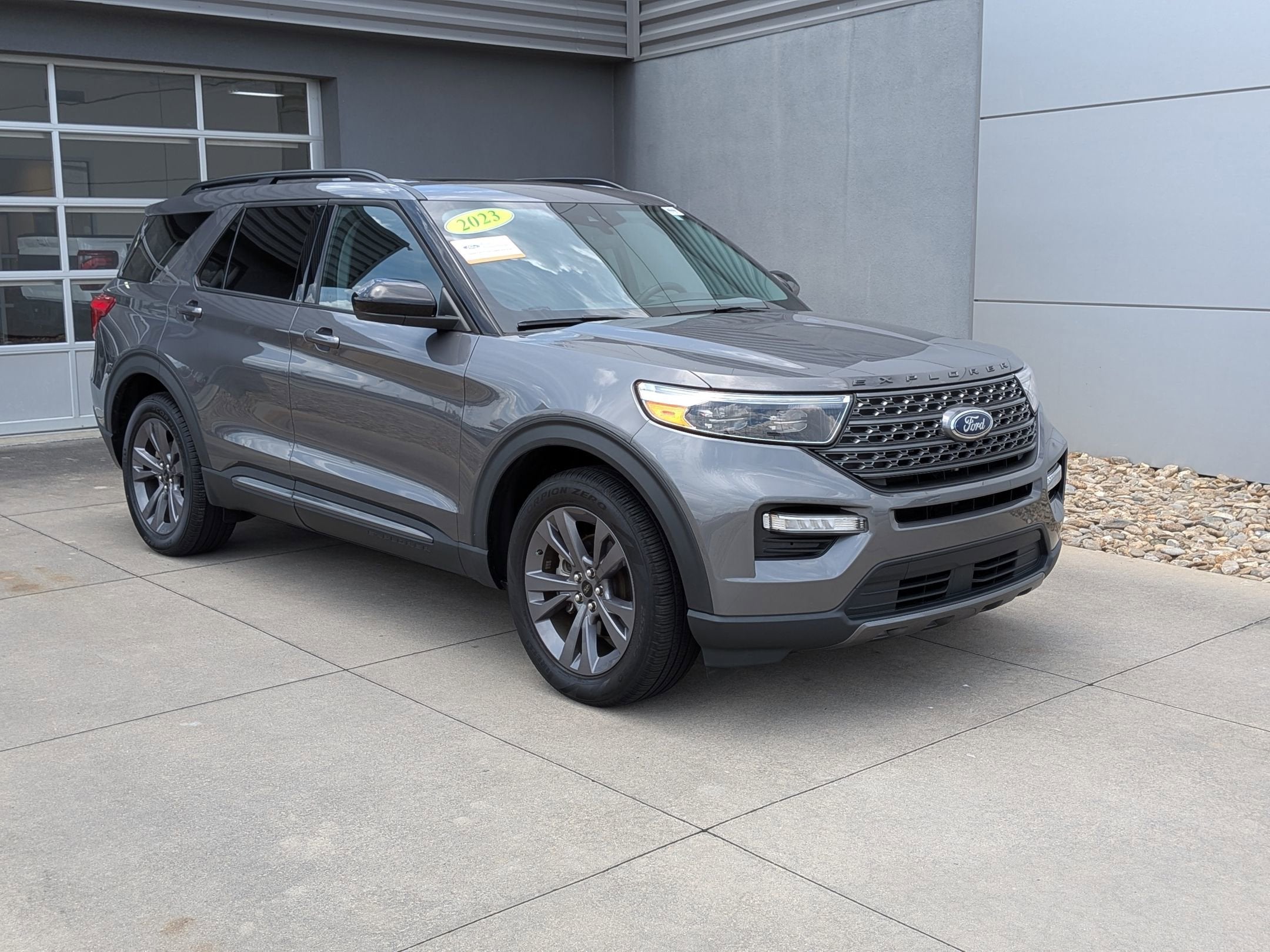 2023 Ford Explorer XLT RWD's photo