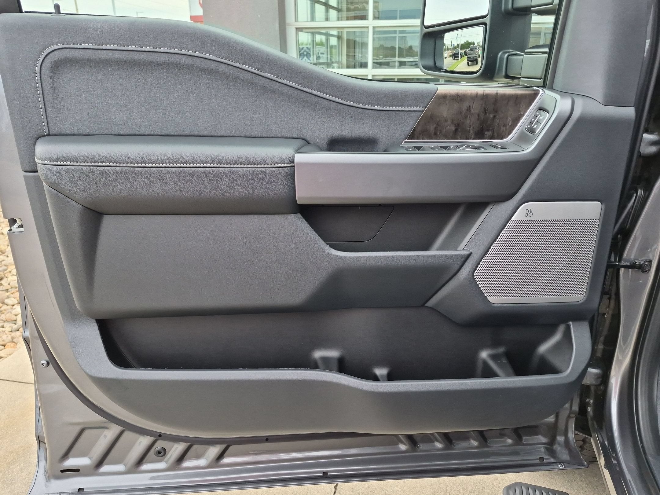 2027 Ford Super Duty F-250 SRW LARIAT