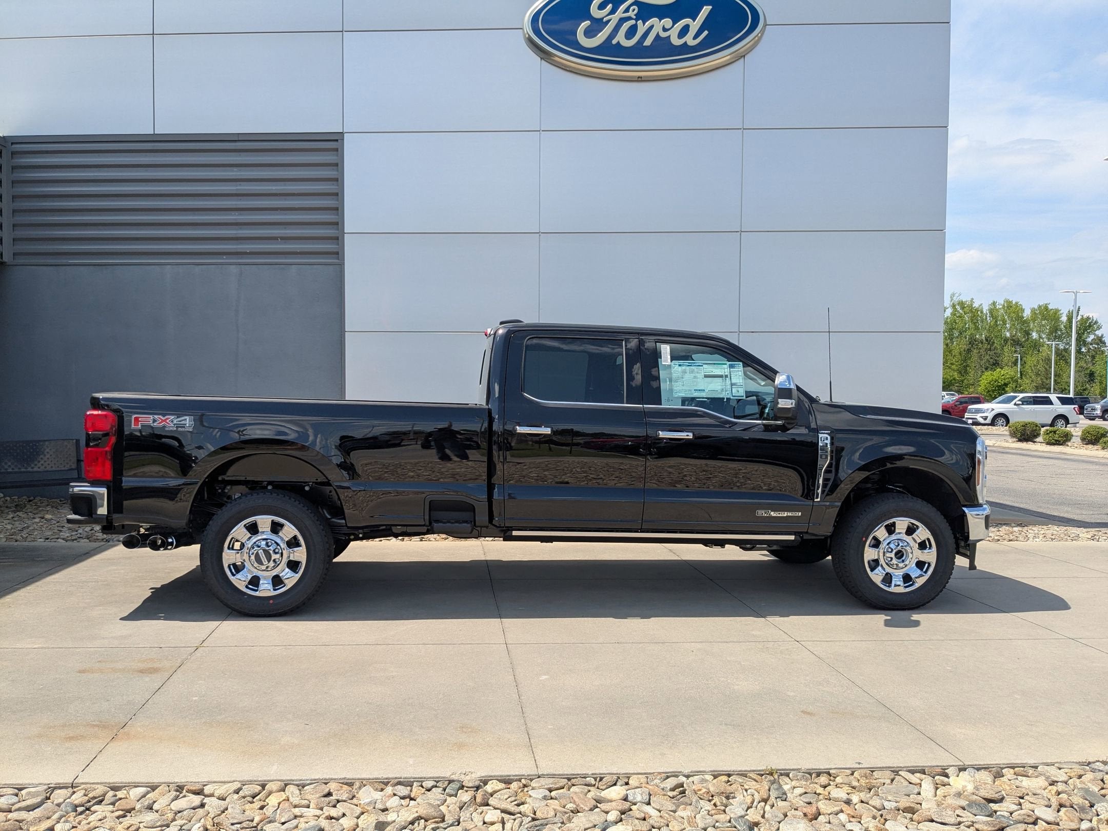 2025 Ford Super Duty F-350 SRW LARIAT