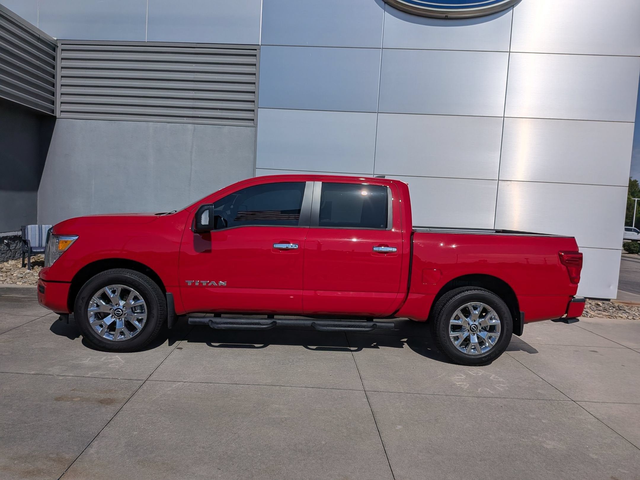 2024 Nissan Titan SV