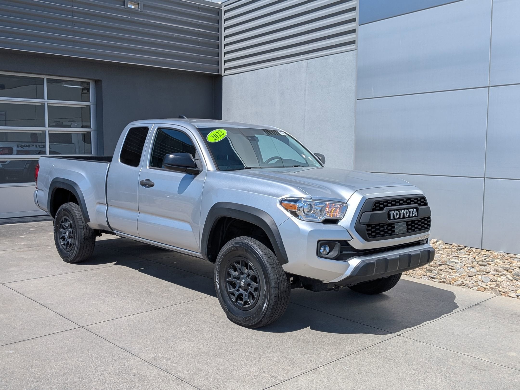 2022 Toyota Tacoma SR Access Cab 4WD V6 Auto Std Bed's photo