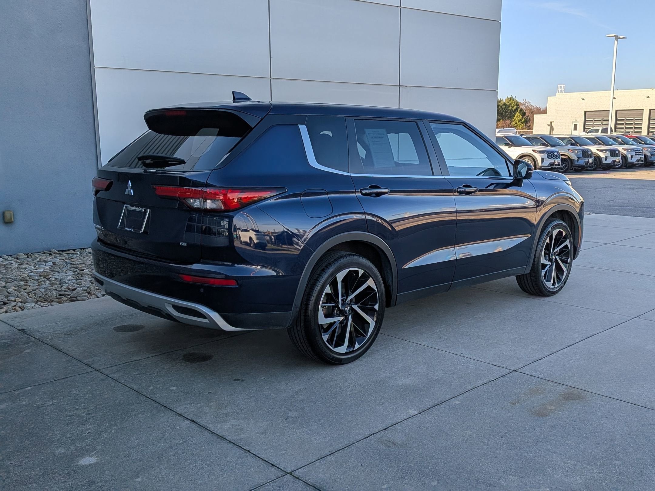 2023 Mitsubishi Outlander SE