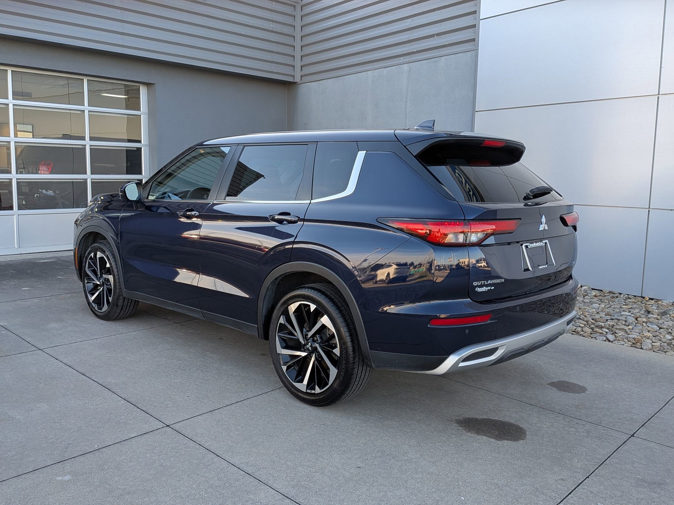 2023 Mitsubishi Outlander SE