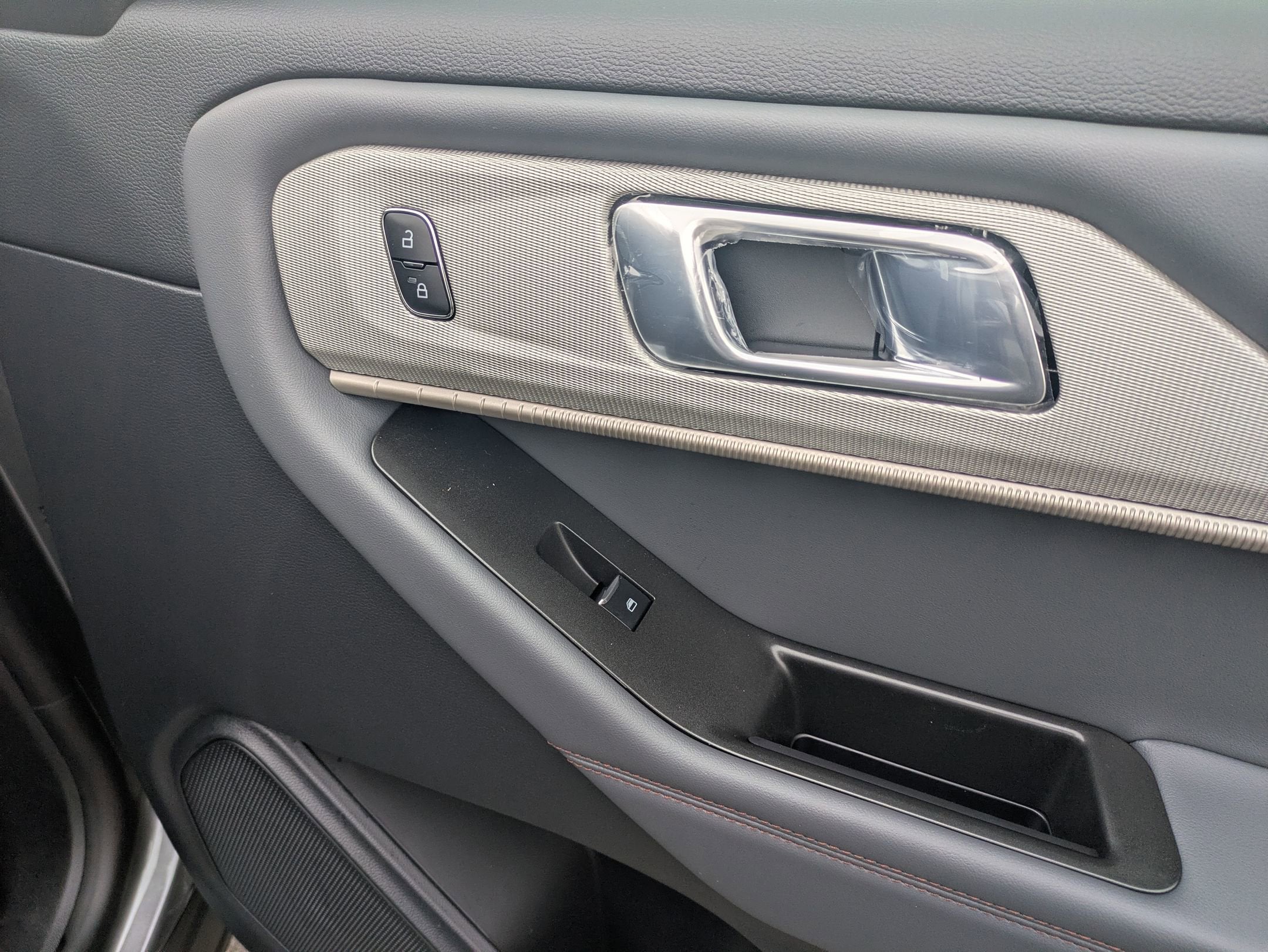 2026 Ford Explorer Active w/200A Pkg