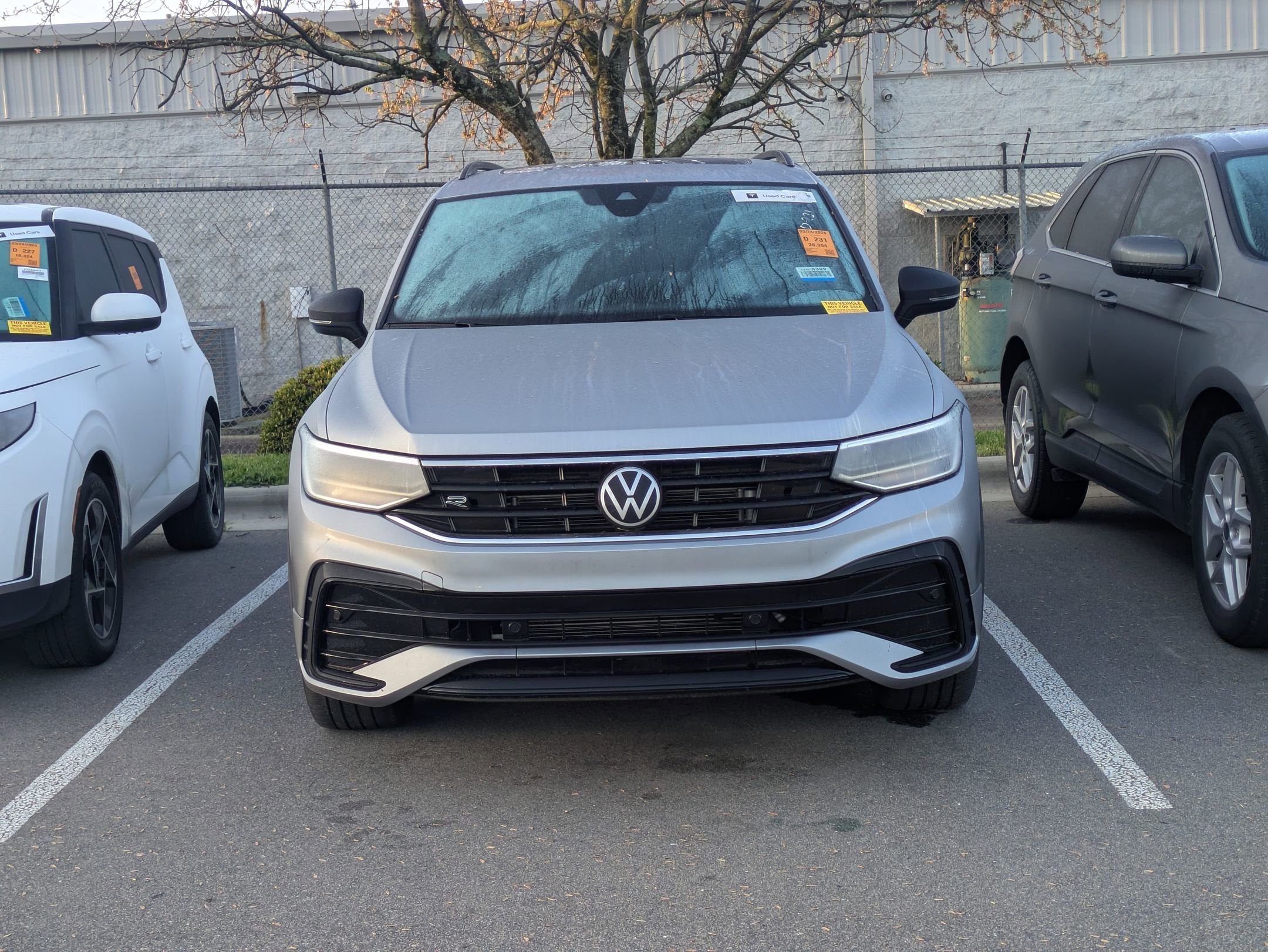 2023 Volkswagen Tiguan SE R-Line Black