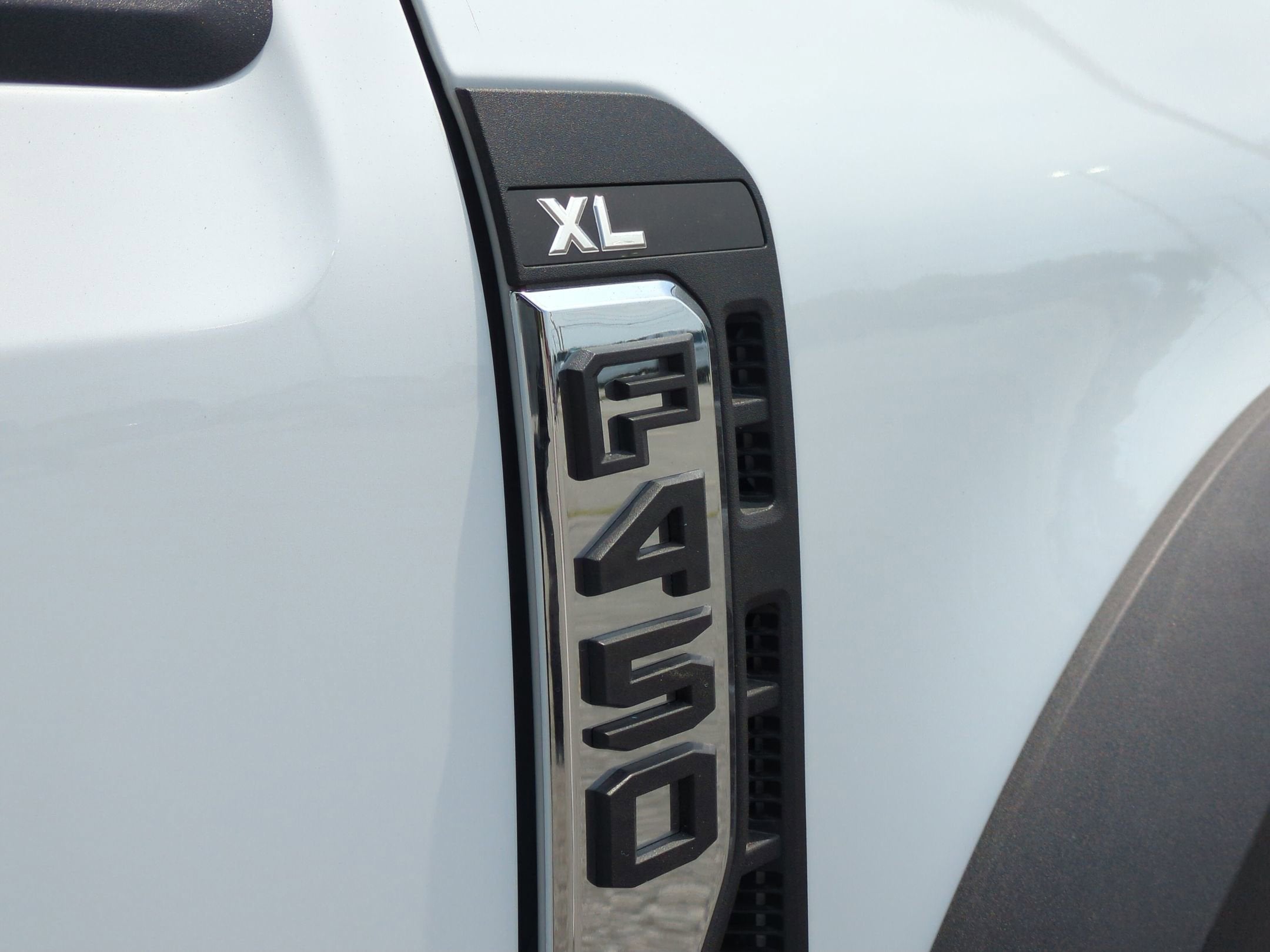 2026 Ford Super Duty F-450 DRW XL