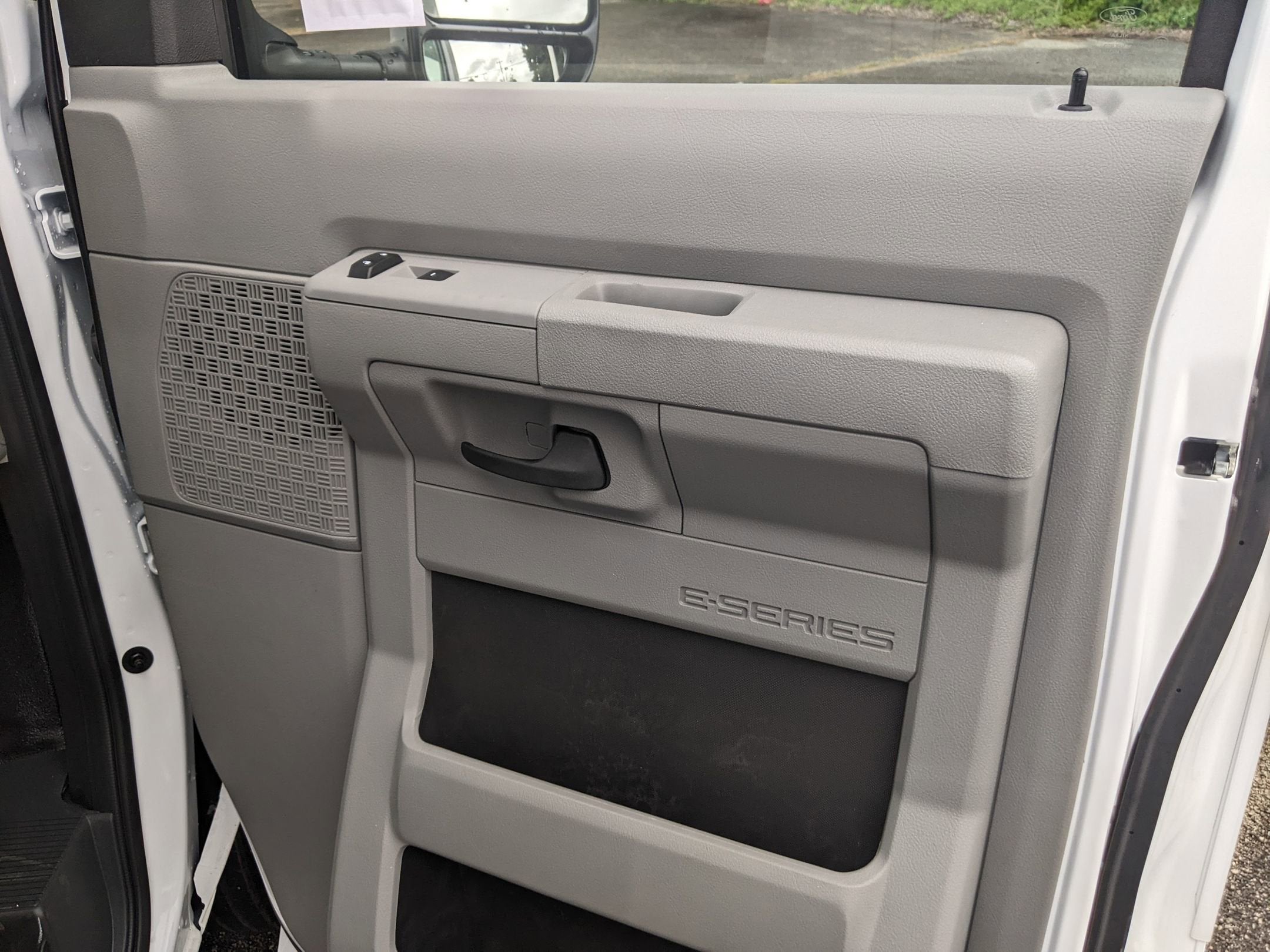 2026 Ford E-Series Cutaway Base